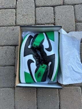 Nike Air Jordan 1 High - Lucky Green Size 13
